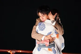 中川大志“柊”「ずっと俺のそばにいろ!」新木優子“美月”を抱きしめる場面も<ボクの殺意が恋をした>