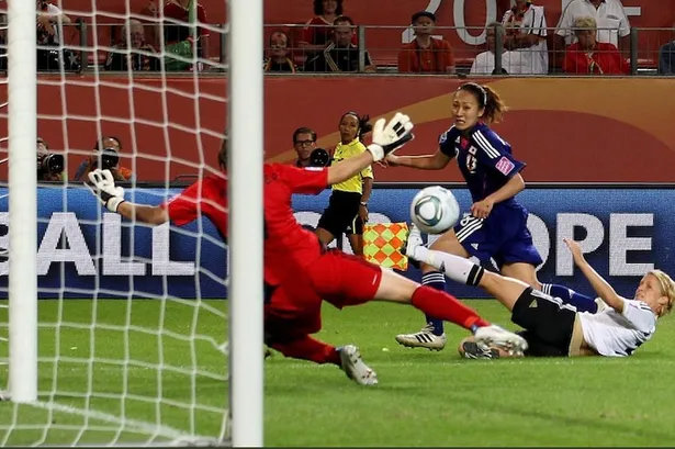 【写真を見る】10年前のドイツワールドカップでゴールを決める瞬間の丸山桂里奈