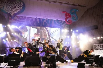 BOYS AND MEN、lol、DJダイノジがコラボ満載ステージ！木梨憲武がまさかの“乱入”【ライブレポート】