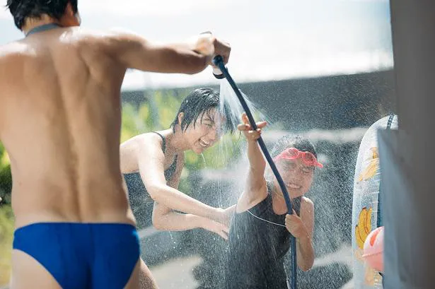 かみ し らい し も オファー ね 水着