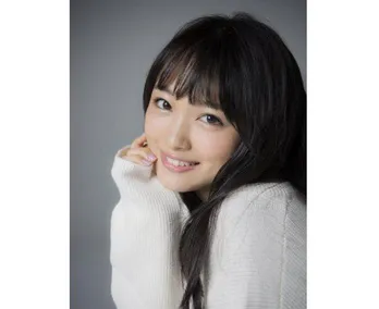 AKB48向井地美音、美脚あらわなミニスカCA姿に反響「脚ほっそいね！」「めちゃくちゃ似合ってる」