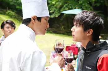 中川大志“柊”と鈴木伸之“流星”がバチバチのデスレース! 二度見しちゃう衣装も話題に<ボクの殺意が恋をした>