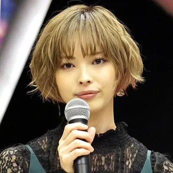 最上もが、“緑色ヘア”に大胆イメチェン「なんのキャラだろう」「どんな色でもお似合い」