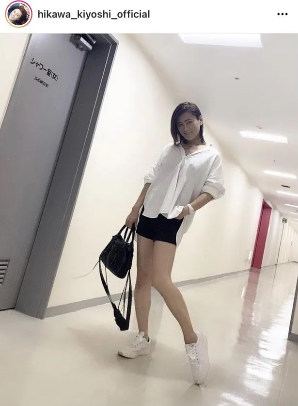 画像 氷川きよし ノースリーブワンピを着こなした 私服ショット に モデルさんみたい 美しい と反響 8 10 Webザテレビジョン