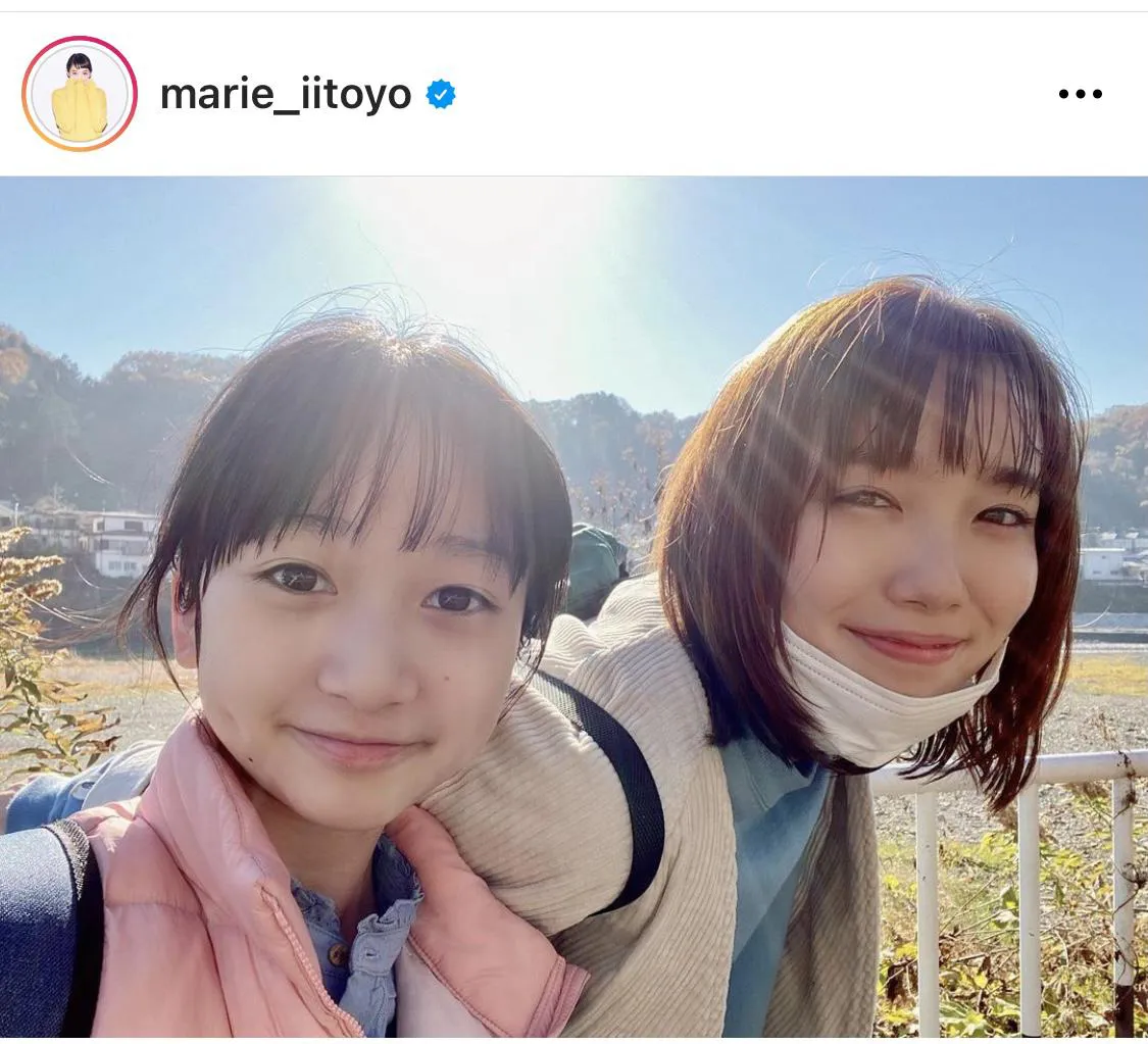 ※飯豊まりえ公式Instagram(marie_iitoyo)のスクリーンショット