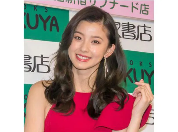 朝比奈彩 三代目jsb山下健二郎との結婚報告にファンから祝福の声 美しいドレス姿での夫婦2shotも公開 Webザテレビジョン