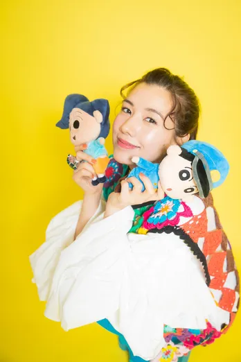 仲里依紗が語る、「クレヨンしんちゃん」への愛と夢「みさえが“また仲里依紗が不倫ドラマに出てる”ってつぶやくのは?」