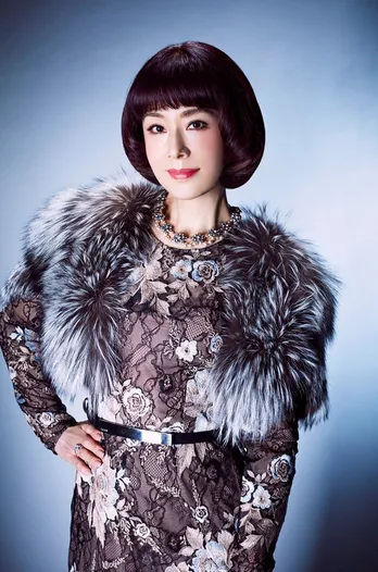 大地真央「綾子の衣装は毛皮が多いんです(笑)」