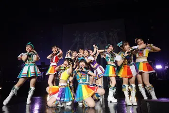 虹のコンキスタドール、7周年記念ツアーファイナルで新メンバー加入を発表！ 鶴見萌「8年目も突っ走っていきますよ～」