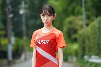 堀未央奈、ドラマ『ホメられたい僕の妄想ごはん』で走り高跳び選手役「筋肉バカな私の役も楽しんで」