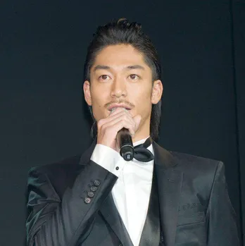 EXILE AKIRA、“アヒル口”白濱亜嵐との2SHOT公開にファン「キュンです!」「師弟コンビ」