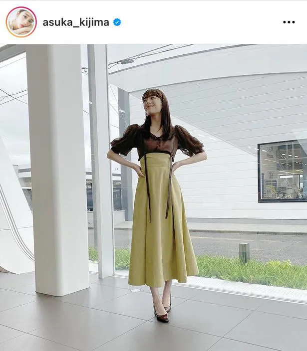 画像・写真 貴島明日香、美背中あらわな大胆衣装姿に反響「背中が