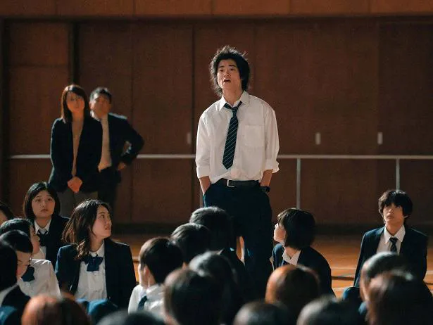 クラスのリーダー的存在の小野雄介を演じる三浦獠太は、同作で映画デビューを果たす