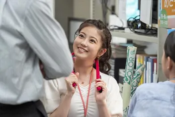 今田美桜の“赤マフラー”姿に視聴者沸騰「“仮面ライダー”風かわいい！」＜おかえりモネ＞