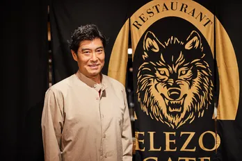 髙嶋政宏、グルメの原点は「富士そば」のコロッケうどん 「なんてウマいんだろう!」と感動した思い出の一杯<3週連続インタビュー:第1回>