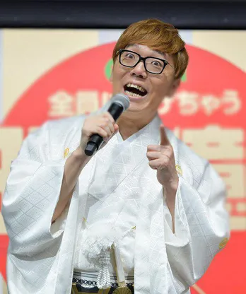 HIKAKIN＆本田翼、初対面で寝室に潜入…！豪邸すぎるHIKAKIN宅にびっくり「えぇっ!?何部屋あるの？」