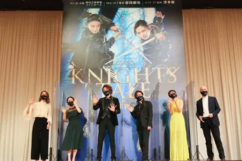 音月桂、「宝塚で初舞台を踏んだときのような緊張と足の震え」で舞台愛を再確認！ 堂本光一＆井上芳雄に「座長のお2人がすごく温かな空気を作ってくださる」と感謝