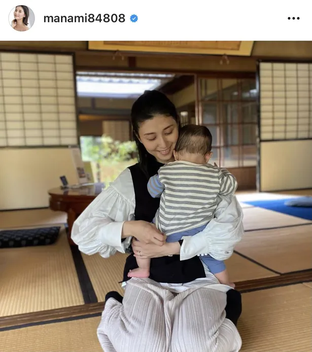 画像 橋本マナミ 裸のプールshotなど すでに美人 な1歳の頃の写真に 面影めっちゃあるある お人形さんのような赤ちゃん 15 17 Webザテレビジョン