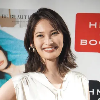 大政絢、“セルフファッションショー”動画で美スタイル披露「カッコ良すぎます!」「表情かわいい」