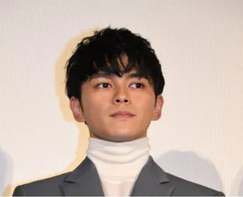 眞栄田郷敦&小宮璃央、和服姿でピースサインをする姿に「かっこよすぎて無理」<プロミス・シンデレラ>