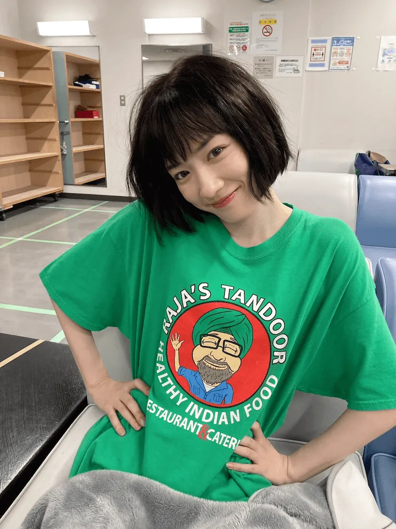 【写真を見る】クセになる！“おじさん柄”Tシャツを着こなす永野芽郁