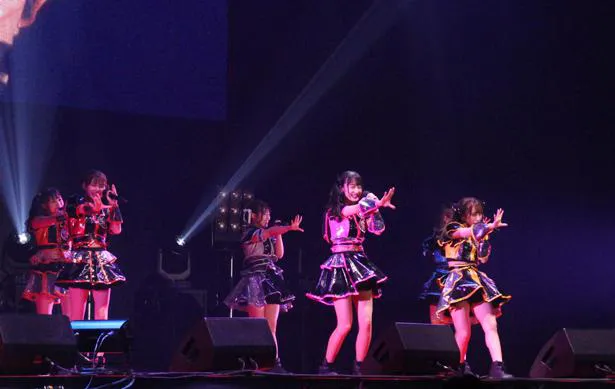 「@JAM EXPO 2020-2021」のストロベリーステージに出演したFES☆TIVE