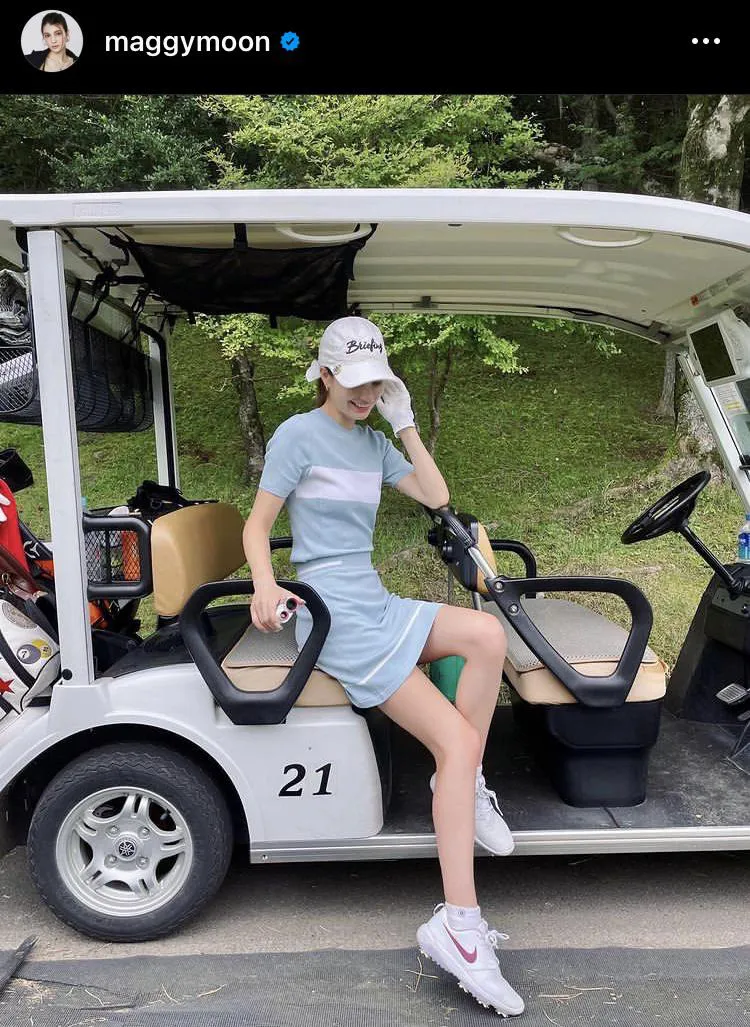 画像・写真 マギー、脚なっが！“超ミニスカート”のゴルフウェア姿に