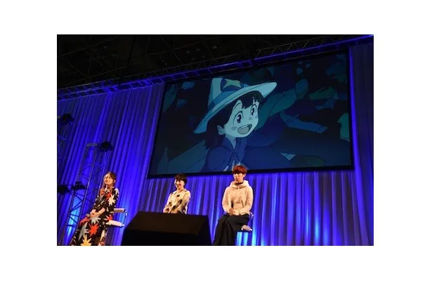 アニメ「リトルウィッチアカデミア」のスペシャルステージに登壇した、声優の潘めぐみ、折笠富美子、村瀬迪与(写真左から)