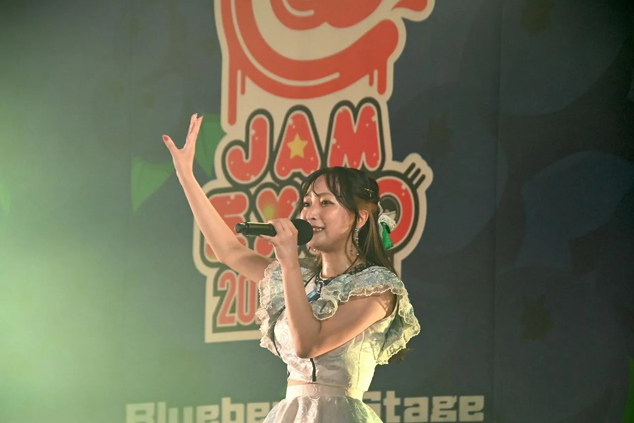 8月27日の「@JAM EXPO 2020-2021」ブルーベリーステージに出演したelsy