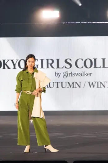 新川優愛、エシカル&サステナブルなセットアップで登場! EXIT兼近大樹「人もファッションも、その“背景”が見えるとすてきに見える」<TGC>