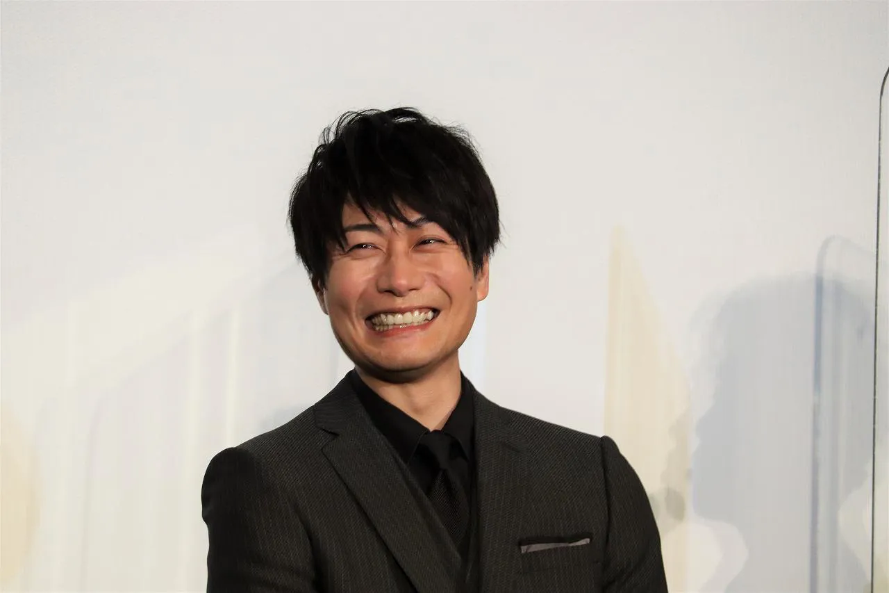 【写真】笑顔が爽やかな戸次重幸