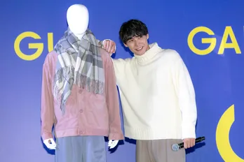 福士蒼汰、ゆうたろう提案のピンクコーデにご満悦「もっとモテちゃう?」