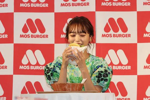 「モスバーガー新商品発表会」の様子