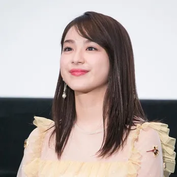 平祐奈&平愛梨、東京FCのユニフォーム姿に約2.4万の「いいね!」