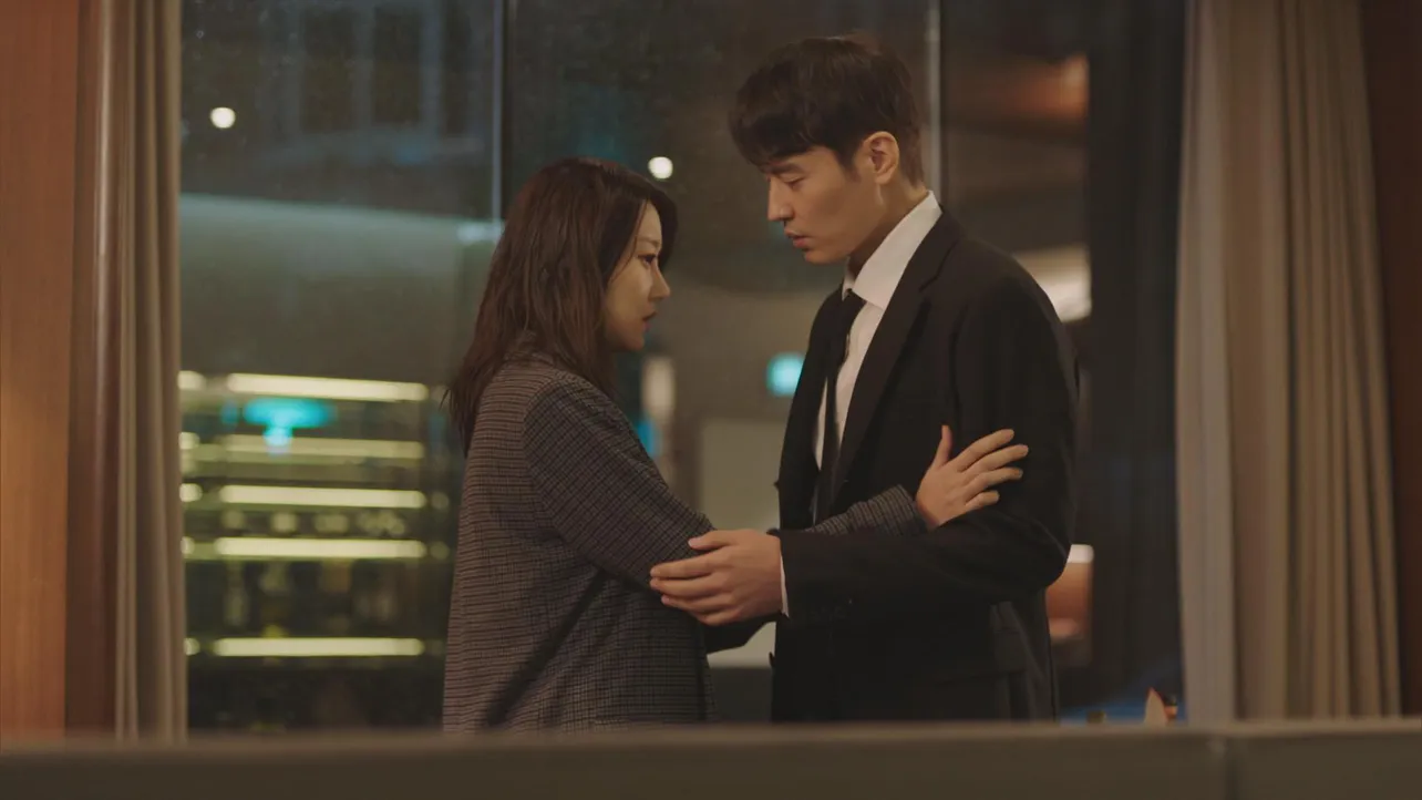 【写真を見る】欲望渦巻く愛憎劇が描かれる韓国ドラマ「悪い愛」