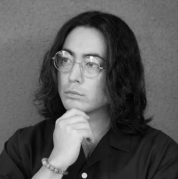 山田孝之、誕生日に朗読CD付き詩集を発売! 13年間の視点・価値観・思考・内面が詰まった79篇を収録