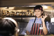 氷川きよし、ドラマ『お耳に合いましたら。』最終話に出演「美園(伊藤万理華)さんとのやさしい空気感を感じていただけたら」