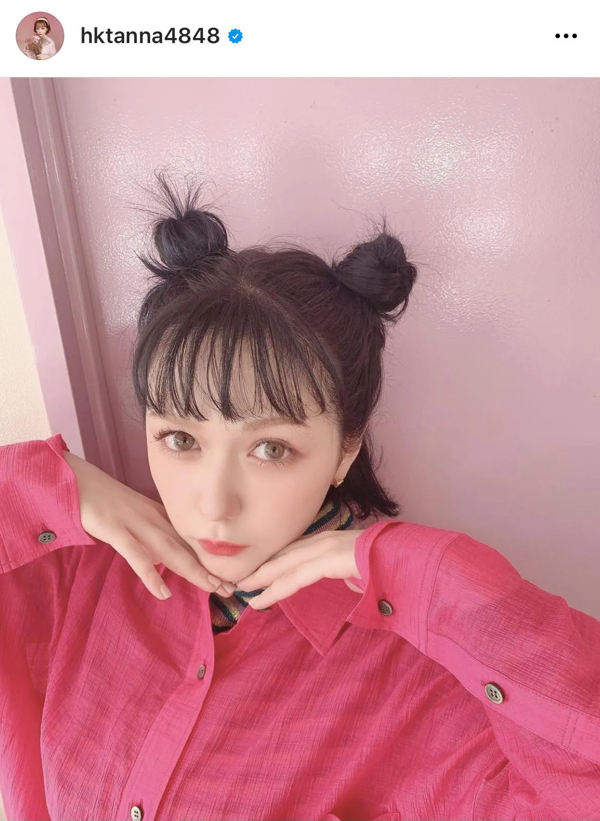 “ツインお団子”ヘアがかわいい村重杏奈