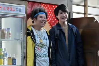 <おかえりモネ>前田航基&高田彪我の幼なじみコンビが現場でのエピソードを明かす!「ひょん(高田)がギターを弾いて、(永瀬)廉自身が歌ったんです」