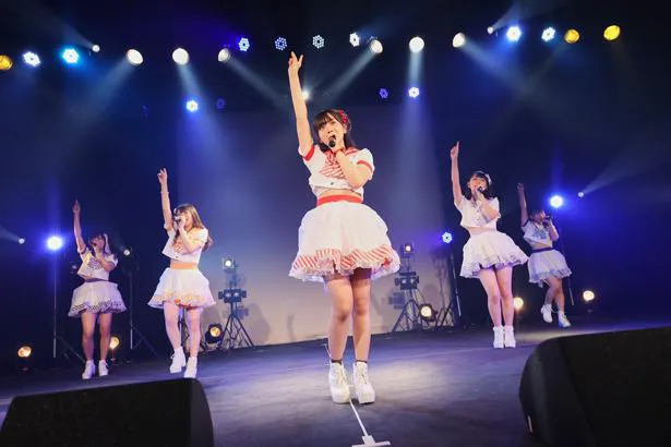 delaが9月23日、愛知・名古屋のダイアモンドホールで単独ライブ「dela 23rd Live 『dela SWEET』」を開催した