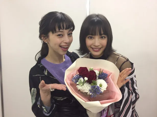 【写真を見る】中条あやみ、福原遥ほか歴代ゲストとの2ショット一挙公開！