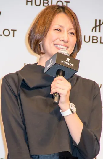 米倉涼子、安住紳一郎アナとの仲むつまじい浴衣姿に「本当にお似合いのお二人」「夫婦にしか見えない」
