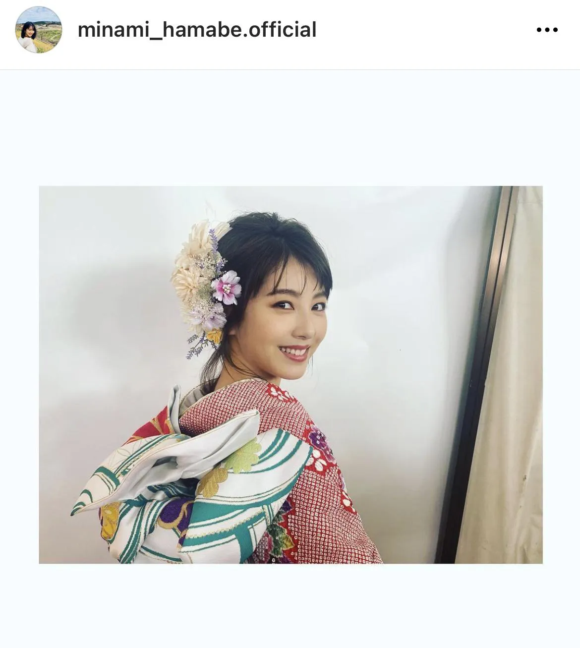 ※浜辺美波公式Instagram(minami_hamabe.official)より