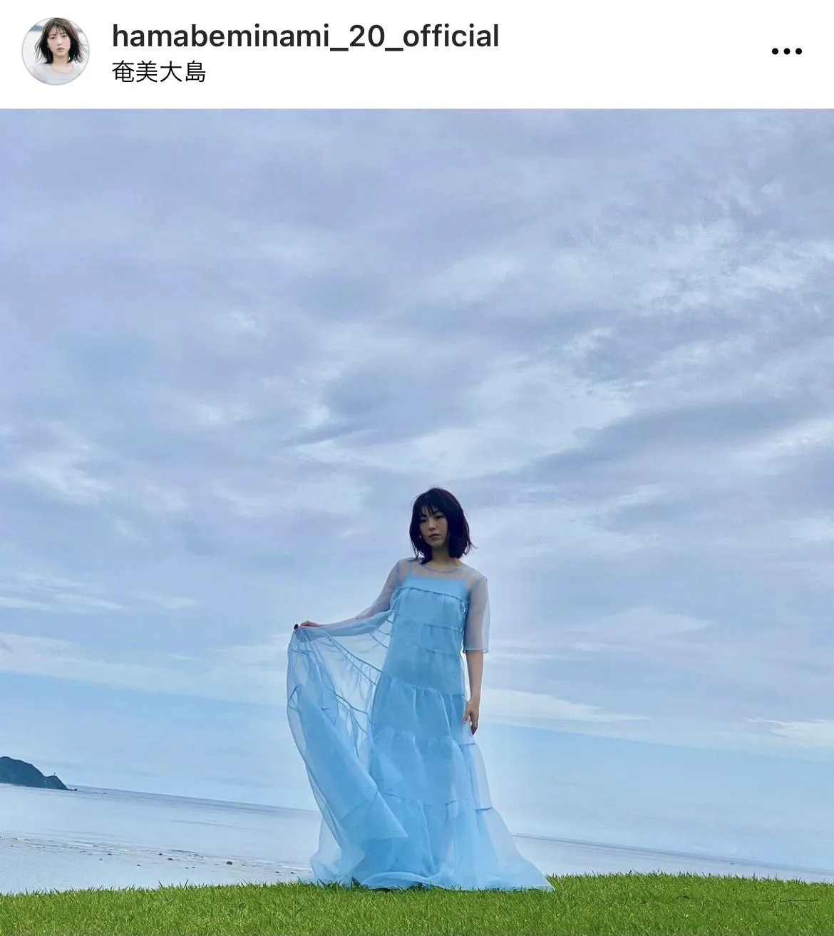 ※浜辺美波写真集『20』公式Instagram(hamabeminami_20_official)より