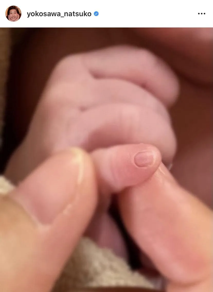 【写真を見る】小っちゃかわいい…！横澤夏子、第二子出産を娘の爪の写真で報告
