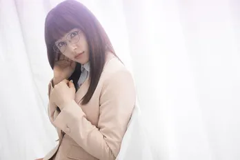 桜井日奈子「夢中で食べました」念願のグルメドラマ主演で松重豊やギャル曽根の食べ方研究<ごほうびごはん インタビュー>