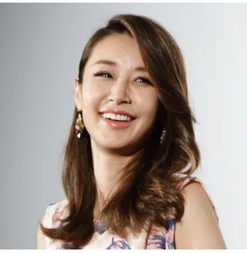 鈴木紗理奈、イケメン甥っ子と夕涼みする姿に「彼氏かと…!」「どんだけ美人の血筋」の声