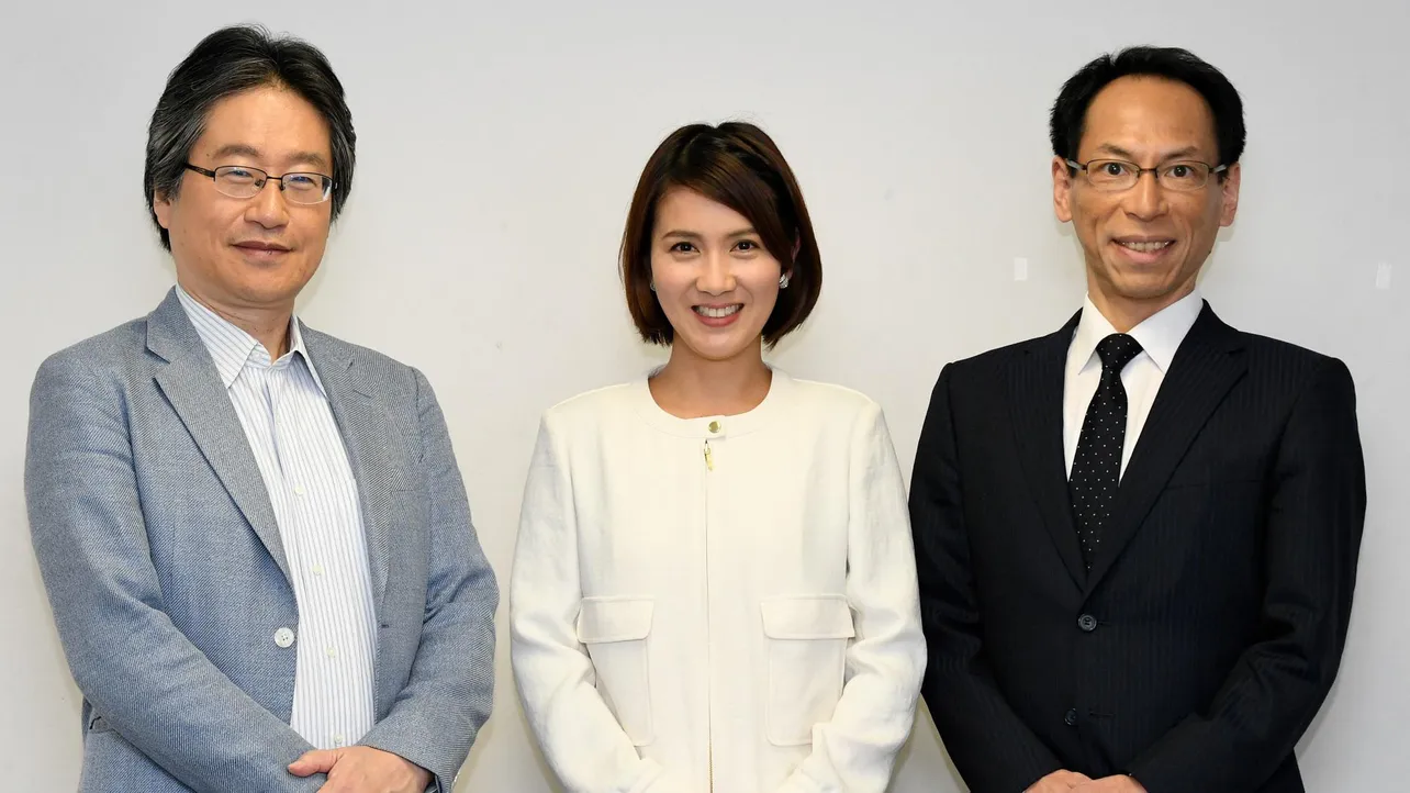 「マーケット・アナライズplus＋」MCの(左から)岡崎良介、松尾英里子、鈴木一之