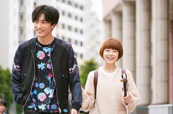 杉咲花“ユキコ”&杉野遥亮“森生”が映画デート!急接近に動揺「俺、まだ心の準備が…!」<恋です!>