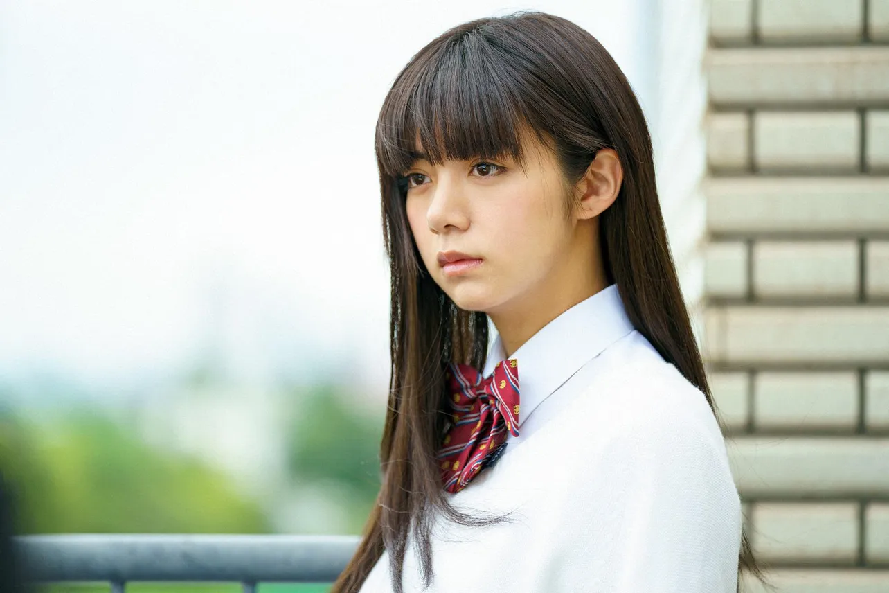 【写真を見る】コミュニケーションが苦手な女子高校生・古見を演じる池田エライザ